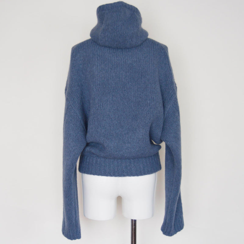 KNITWEAR
