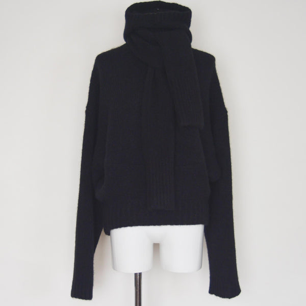 KNITWEAR