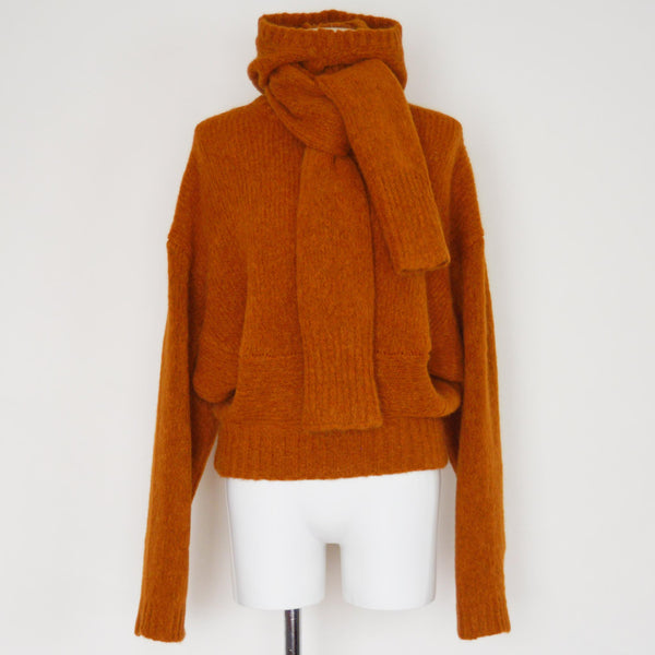 KNITWEAR