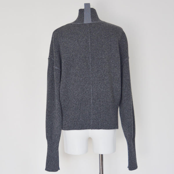 KNITWEAR