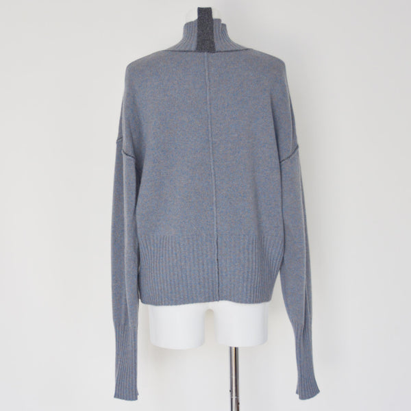 KNITWEAR