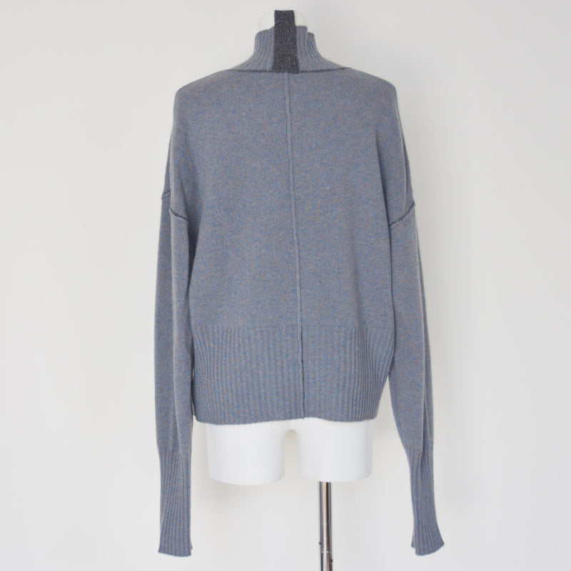 KNITWEAR